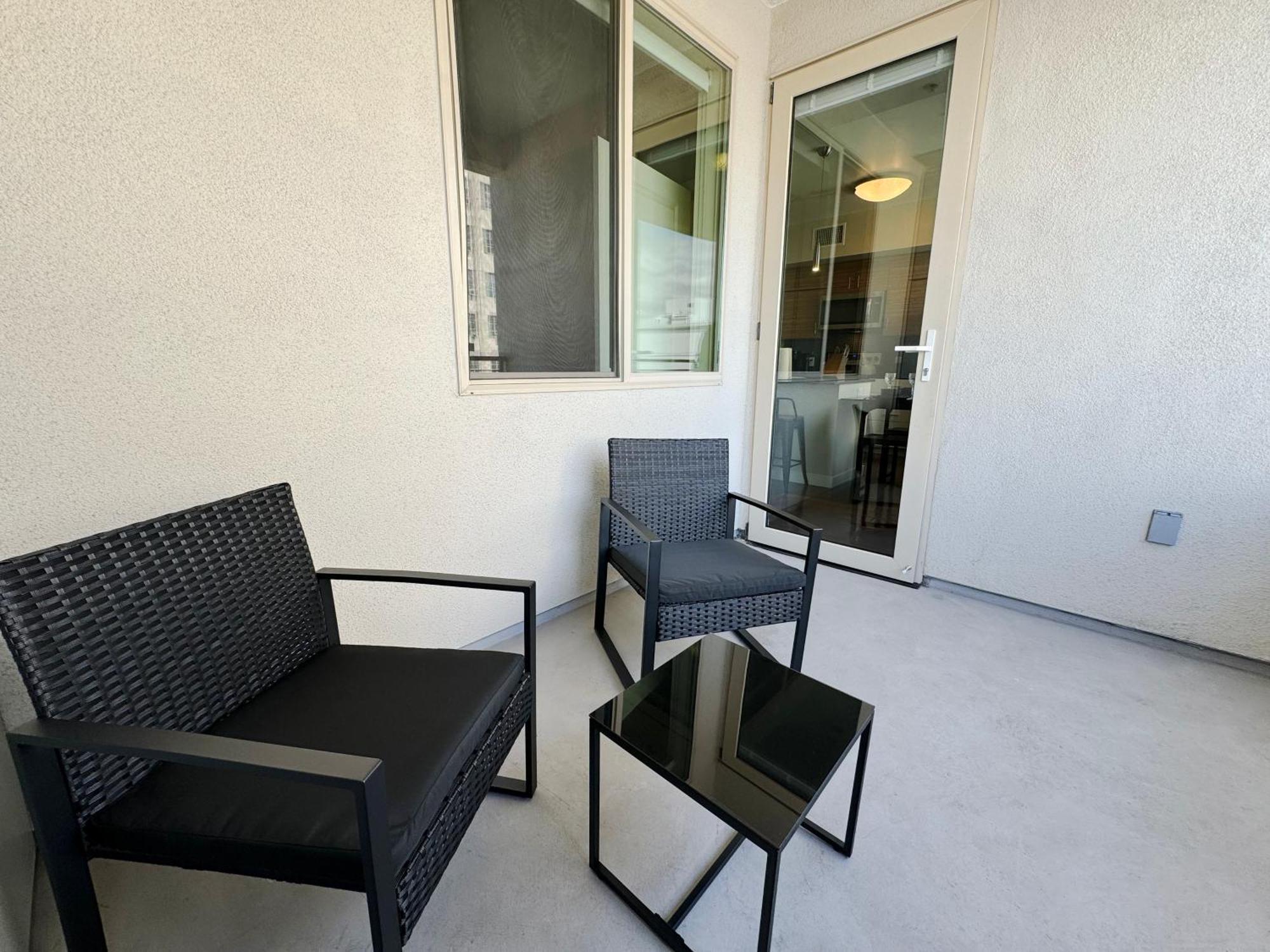 Apartment Stylish In La With Parking