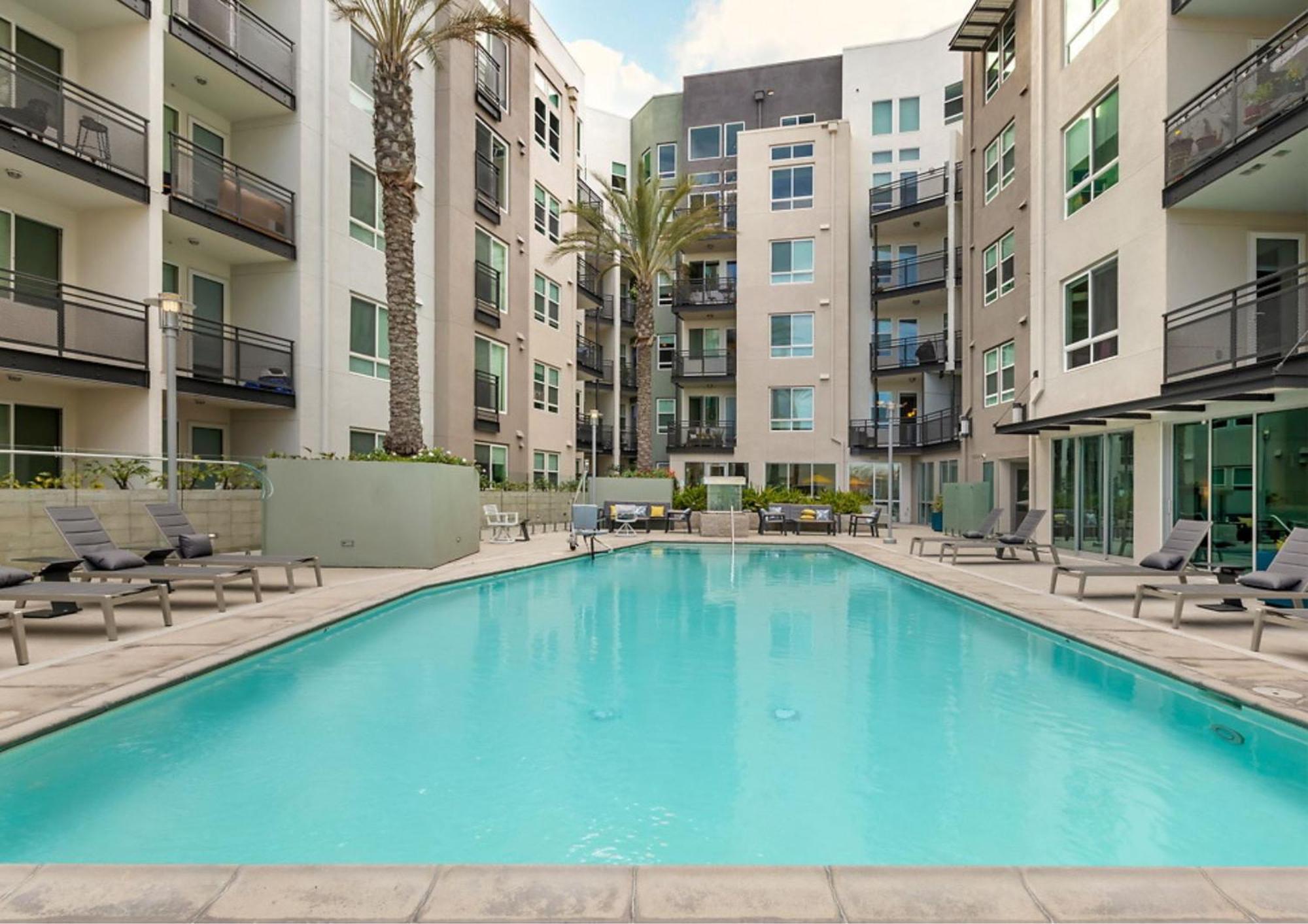 Stylish In La With Parking Apartment *