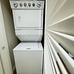 Stylish Home In La With Parking