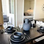 Stylish Home In La With Parking
