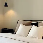 Stylish Home In La With Parking